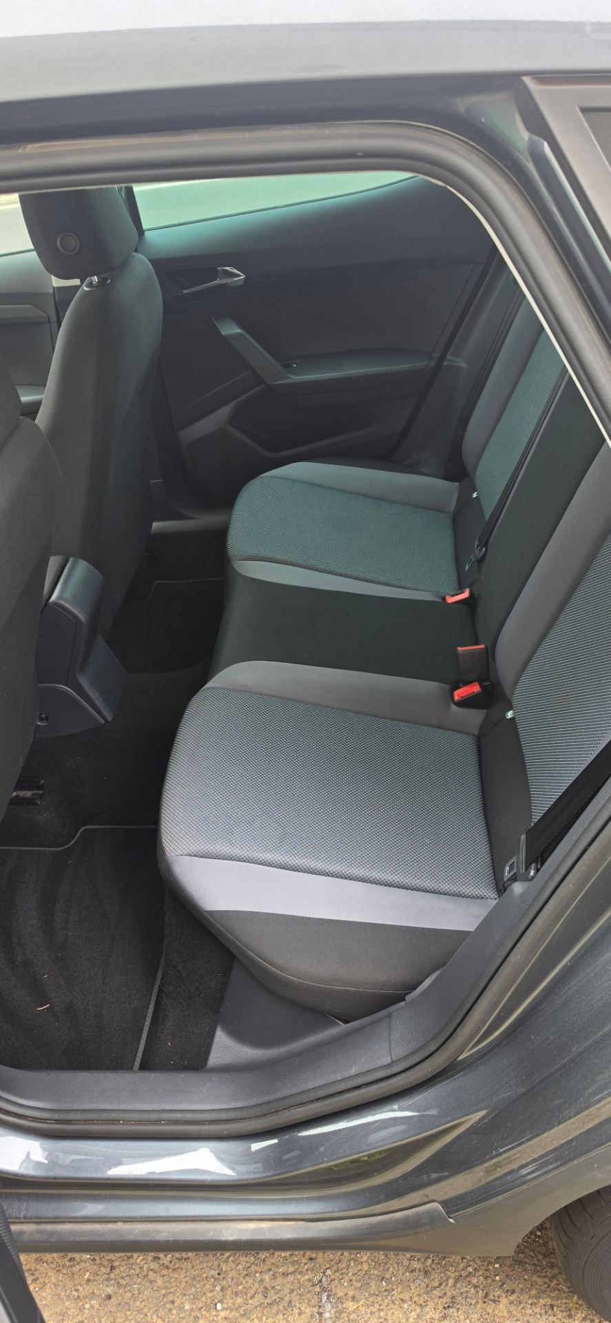 SEAT ARONA image 3