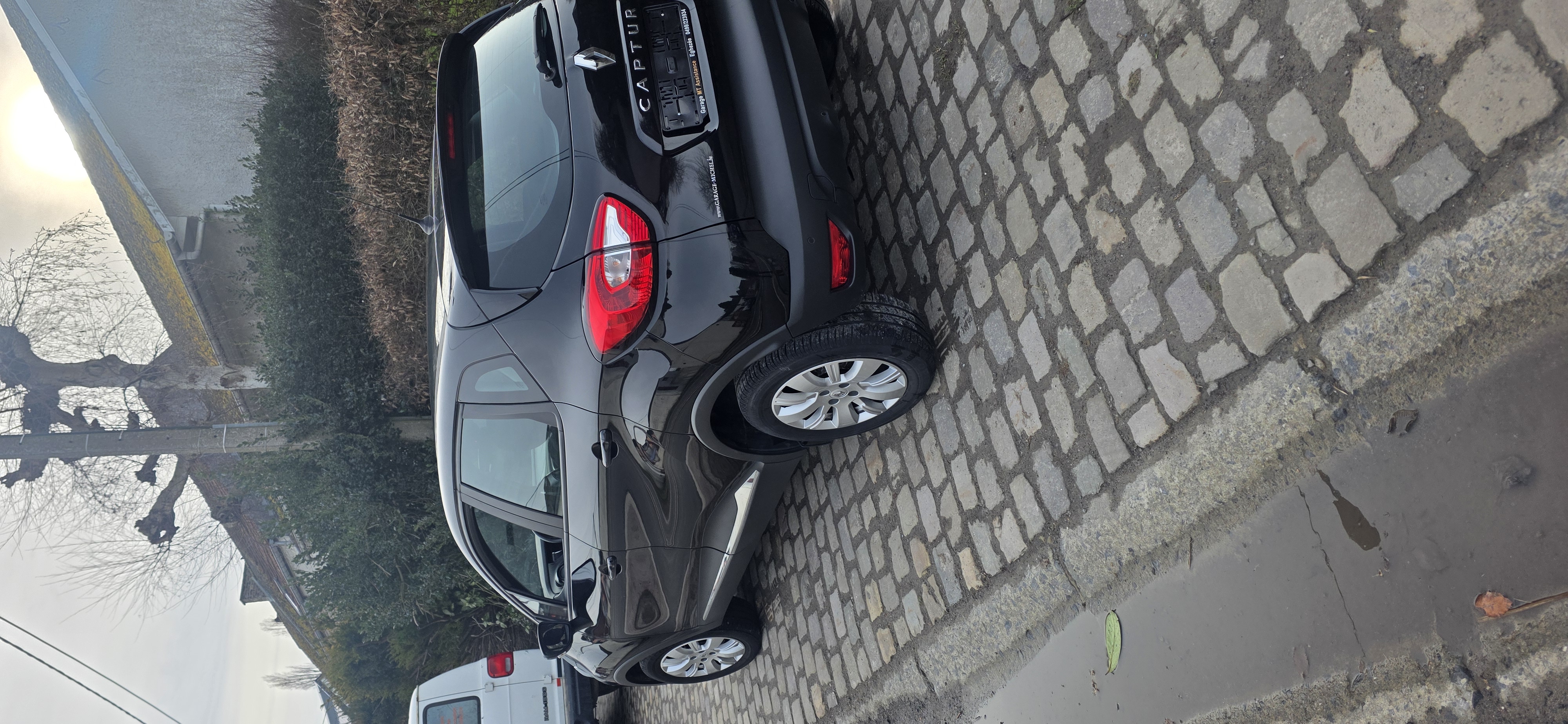 RENAULT CAPTUR image 2